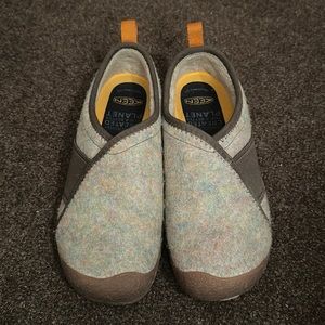 Keen howser wrap indoor outdoor shoes Womens US 7.5